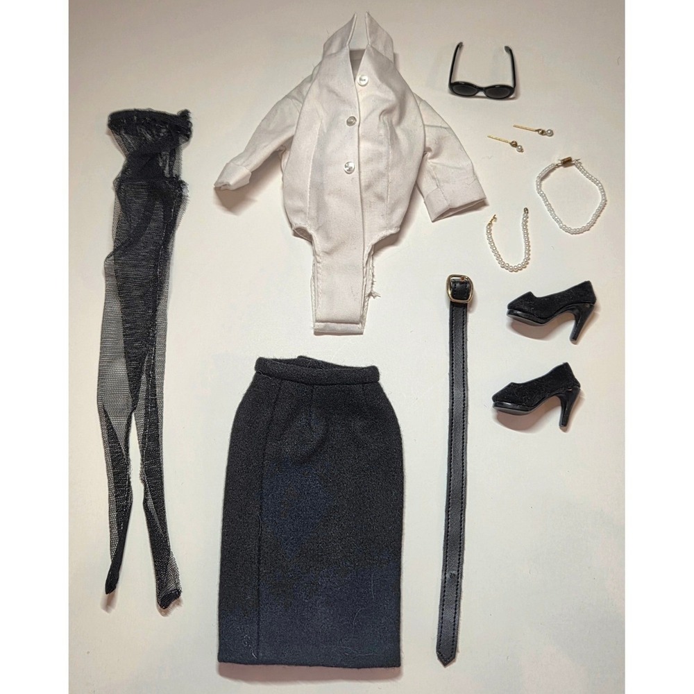 Tonner-Tyler Wentworth 16" Doll Outfit "Signature Style" (As shown)